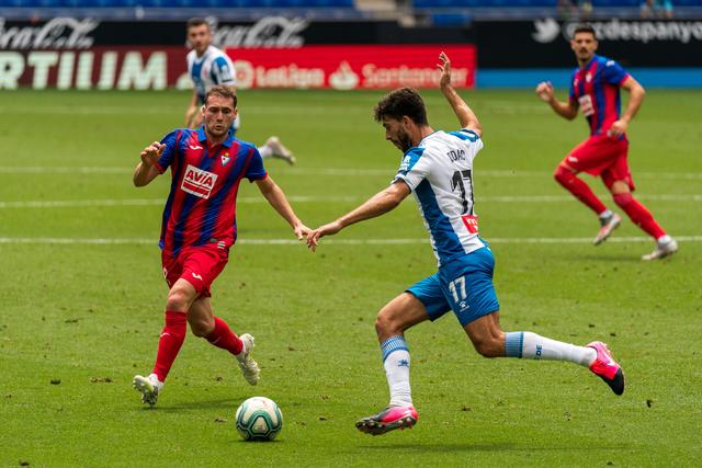 布伦森38分尼克斯力克76人 老鹰送公牛3连败