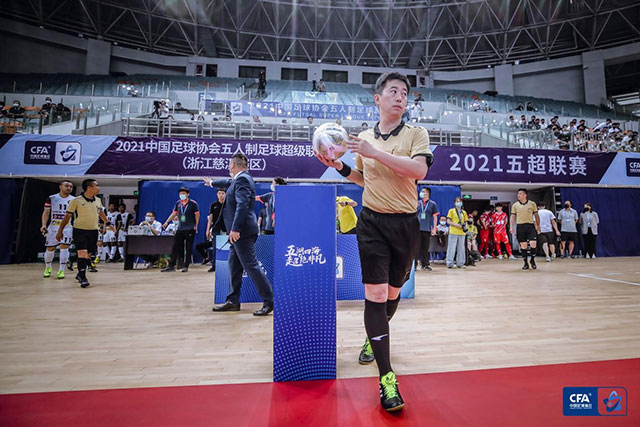 欧冠-莱万梅开二度奥尔莫破门 巴萨3-0布雷斯特